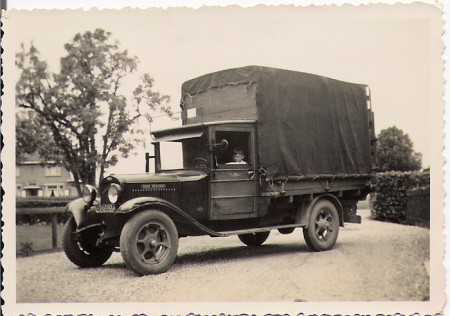 De eerste vrachtauto